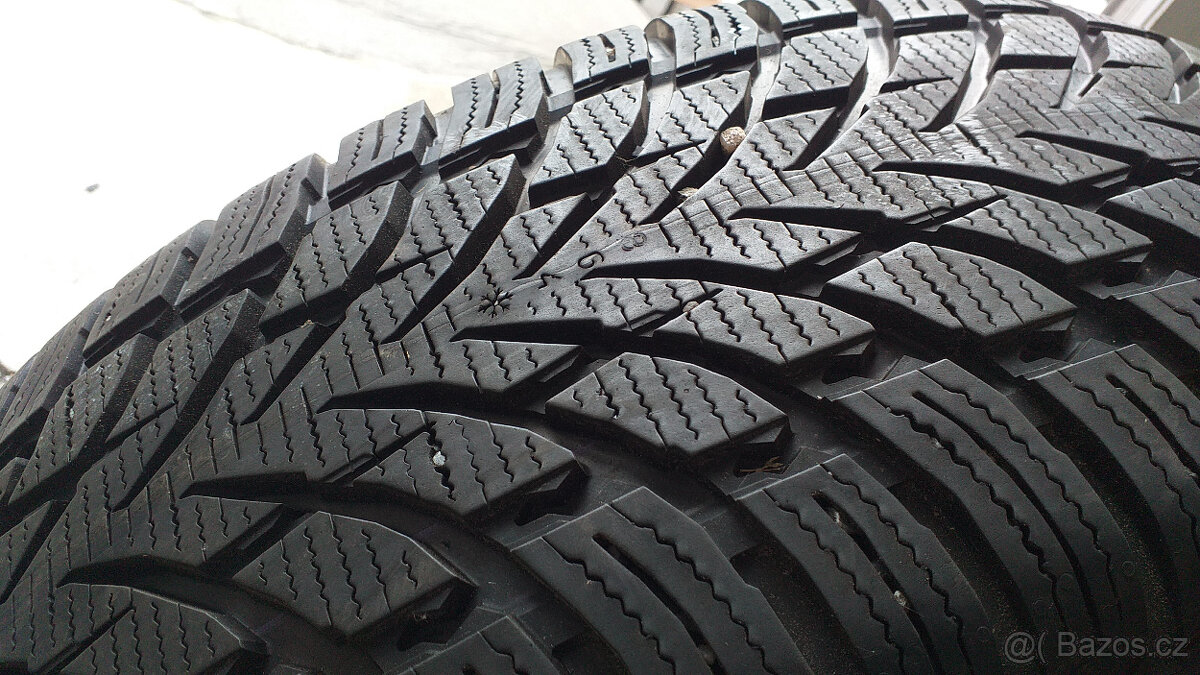 Málo jeté zimní pneu Nokian 225/55/18 XL, sada