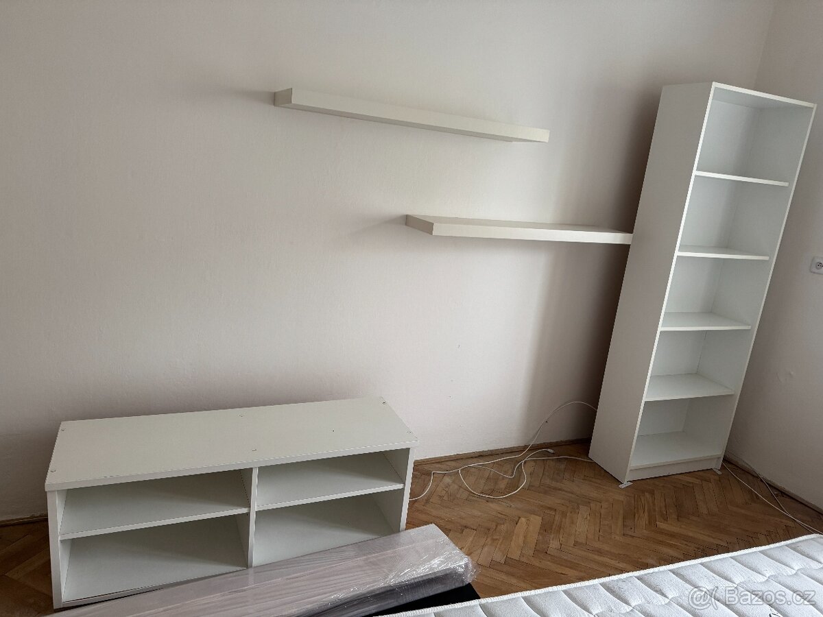 Set skříněk do obýváku a pod televizi
