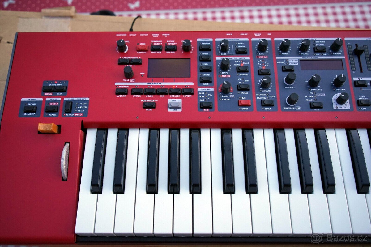 Clavia Nord Wave 2 digitální 4hlasý syntezátor, jako nový v