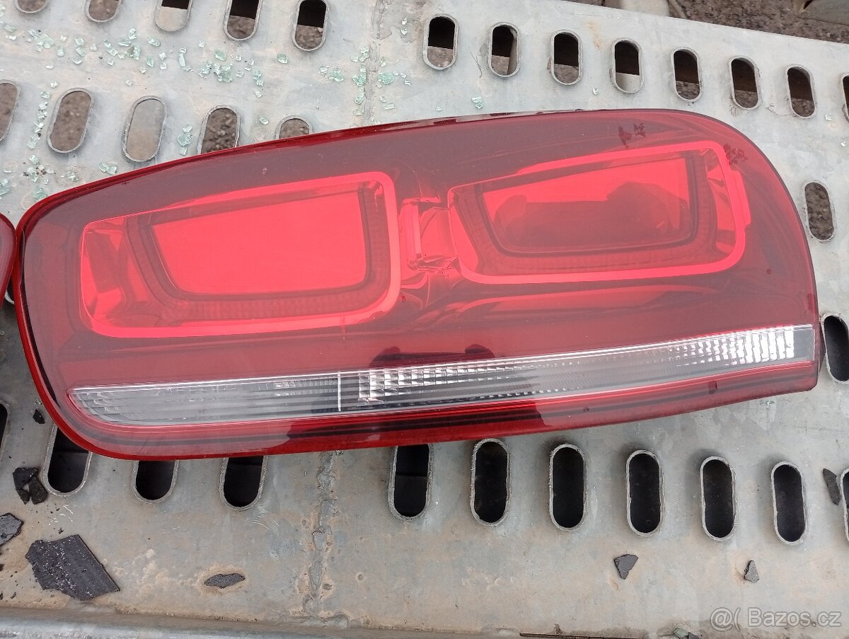 C4 PICASSO 2 ZADNÍ SVĚTLA Z RV 2015 PĚKNÉ KOMPLETNÍ