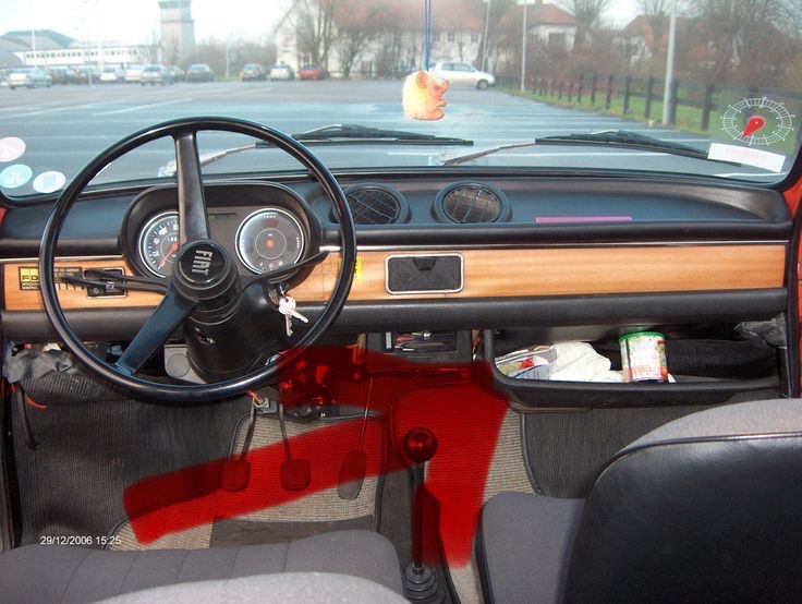 Fiat 127 odkládací police