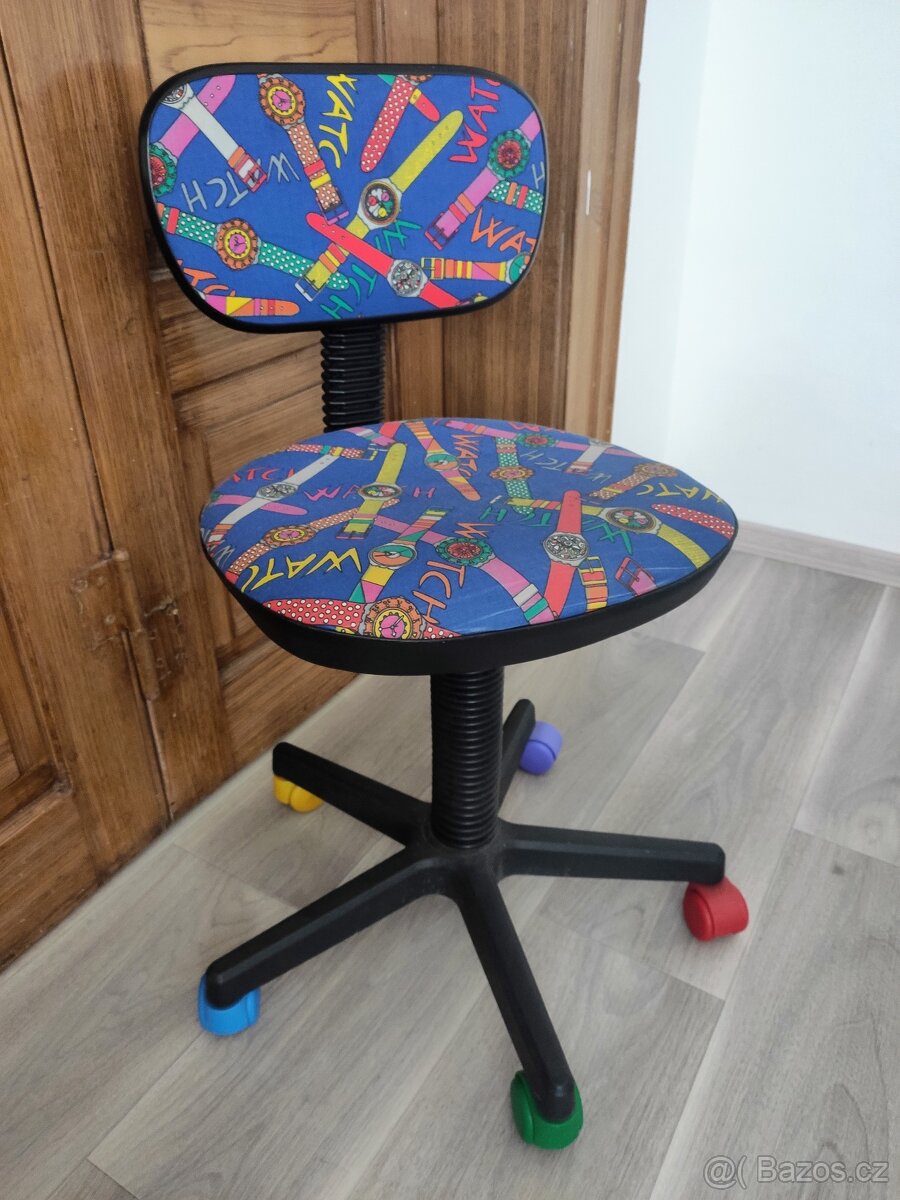 Dětská otočná židle