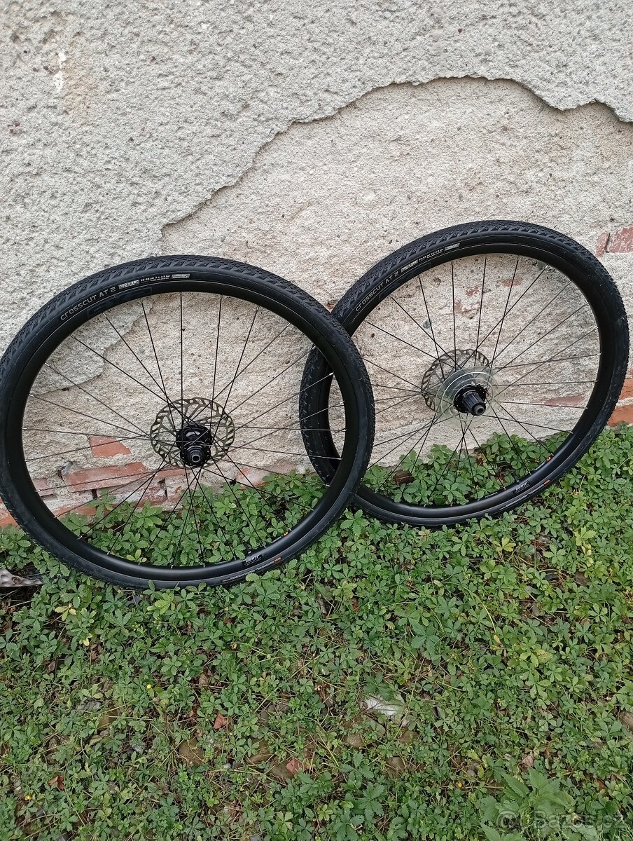 Gravel zapletená kola Giant SX2