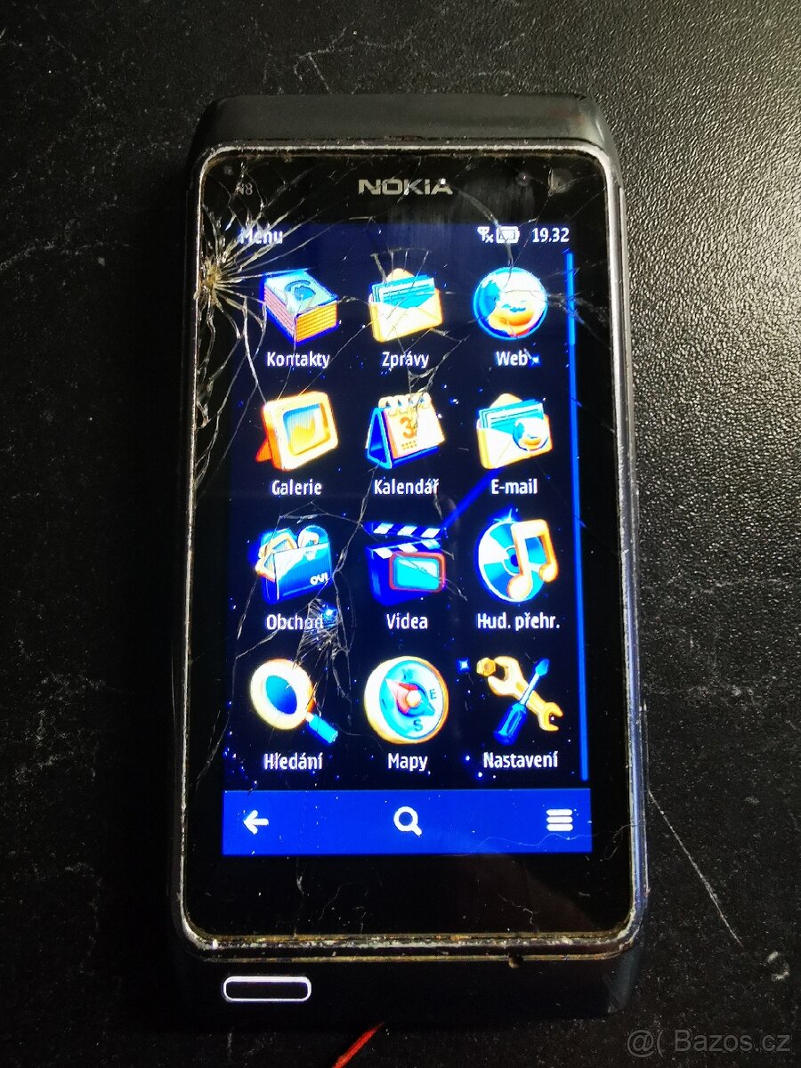 Nokia N8