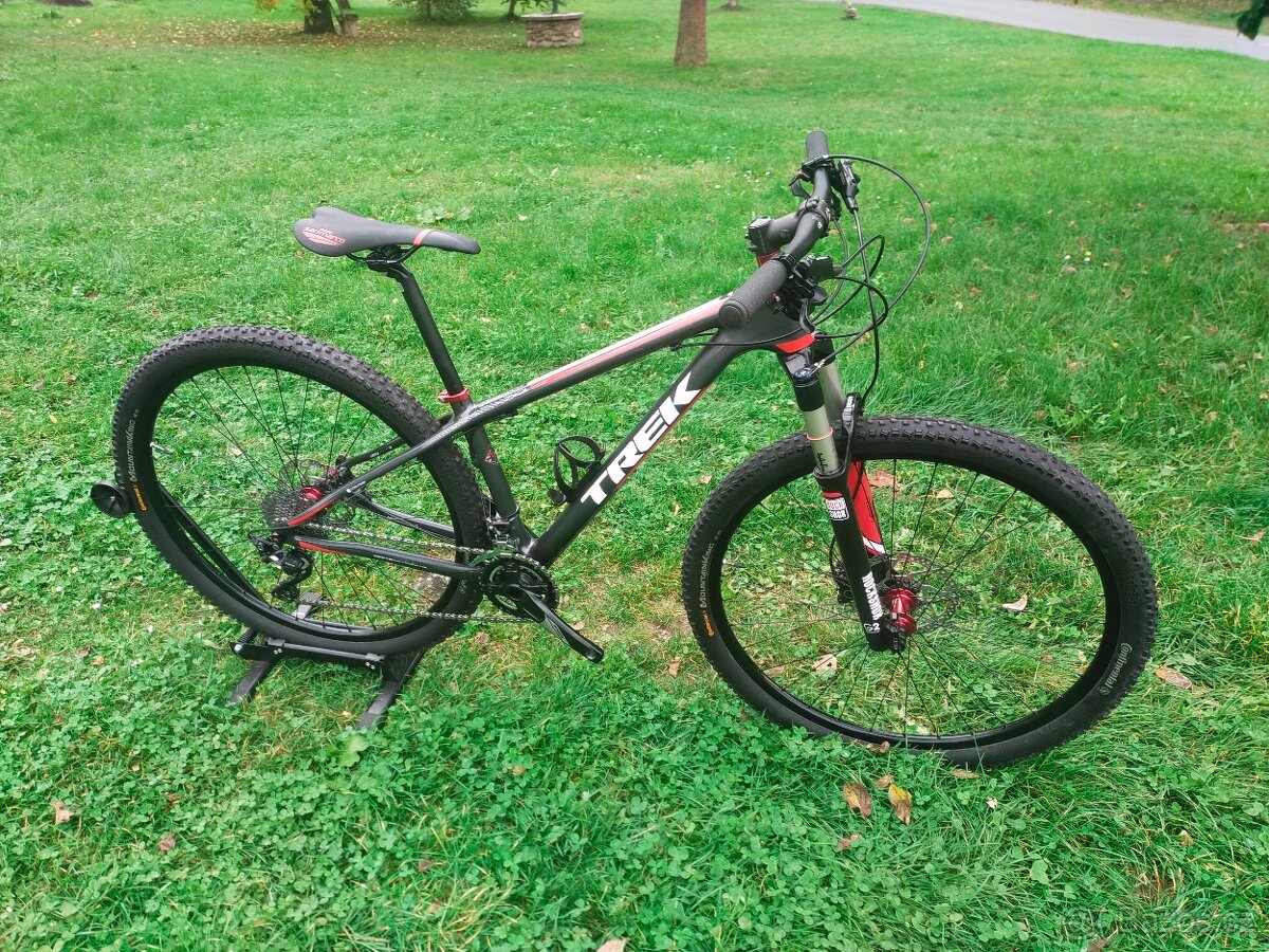 KARBONOVÉ HORSKÉ KOLO 29 .,. TREK VELIKOST XS