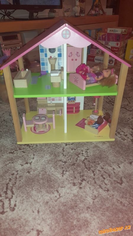 Domeček pro panenky + panenky Barbie