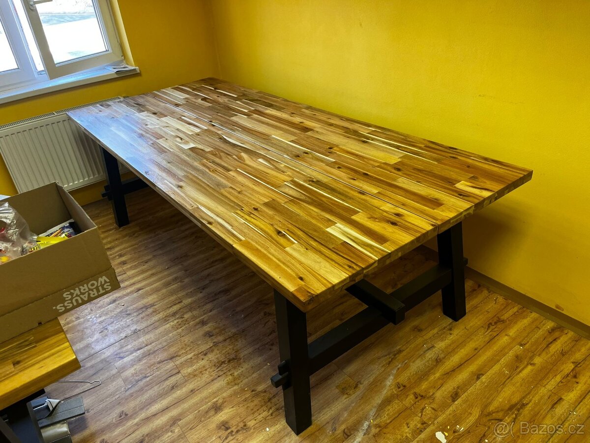 Stůl 100 x 235 cm - robustní, masiv