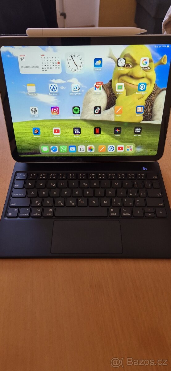 Pouzdro na iPad s klávesnicí