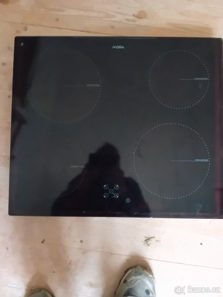 Sklokeramicka deska MORA