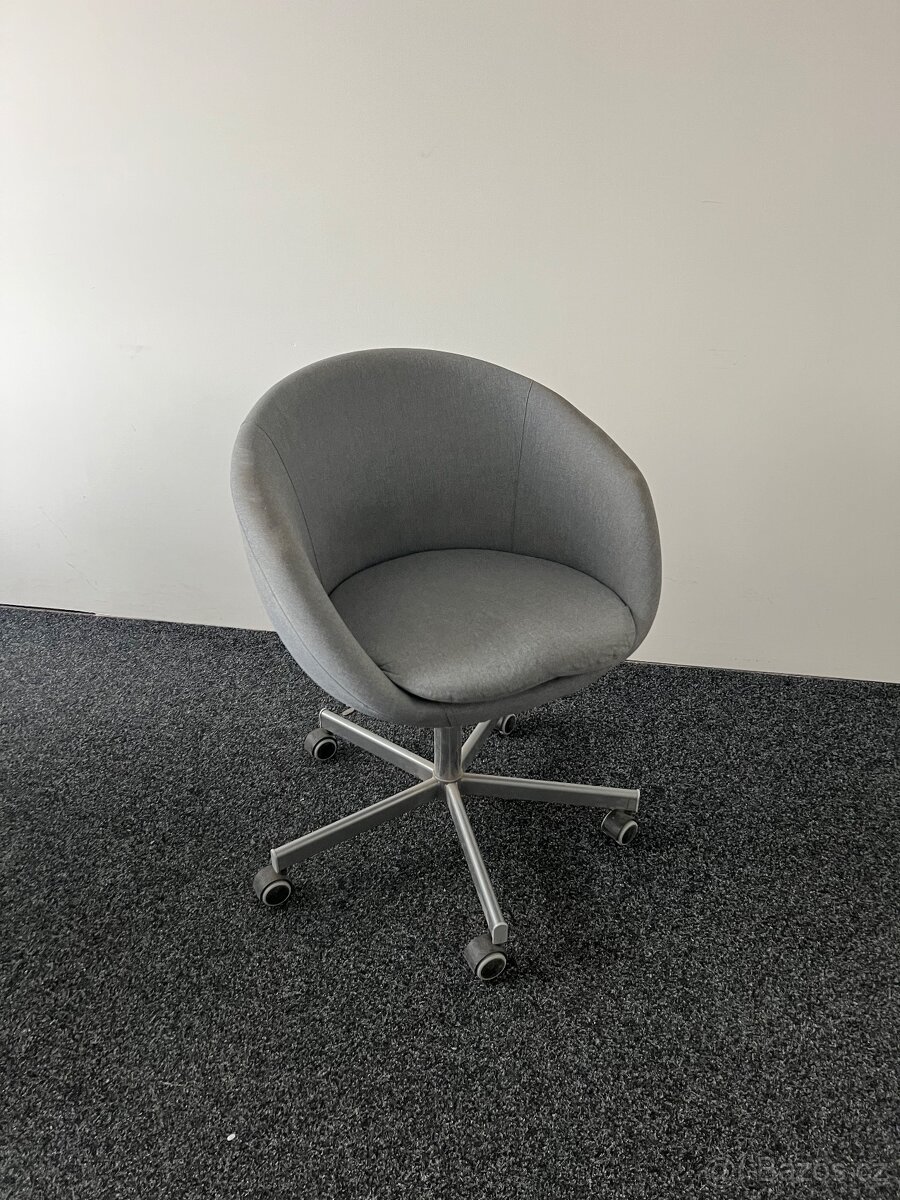 Otočná židle, šedá