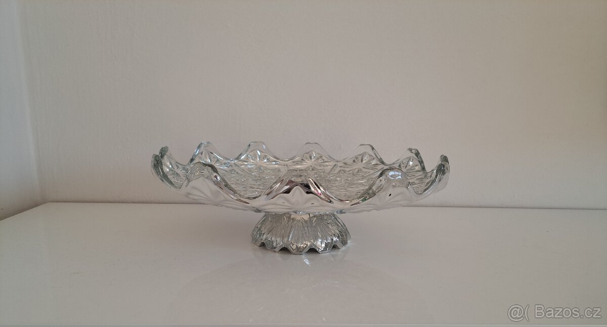 Skleněná, stříbrná retro mísa na nožce – lisované sklo