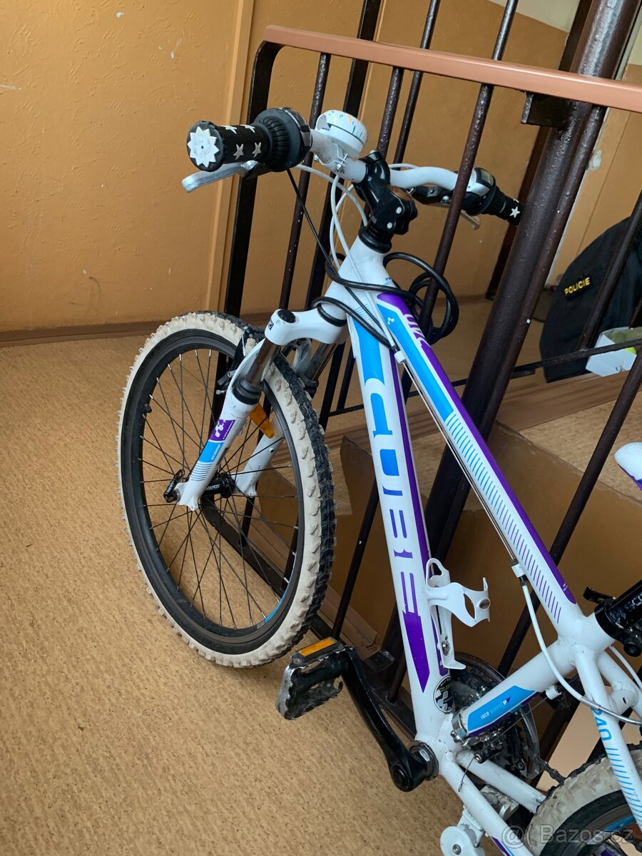 Dětské / juniorské kolo Cube 240