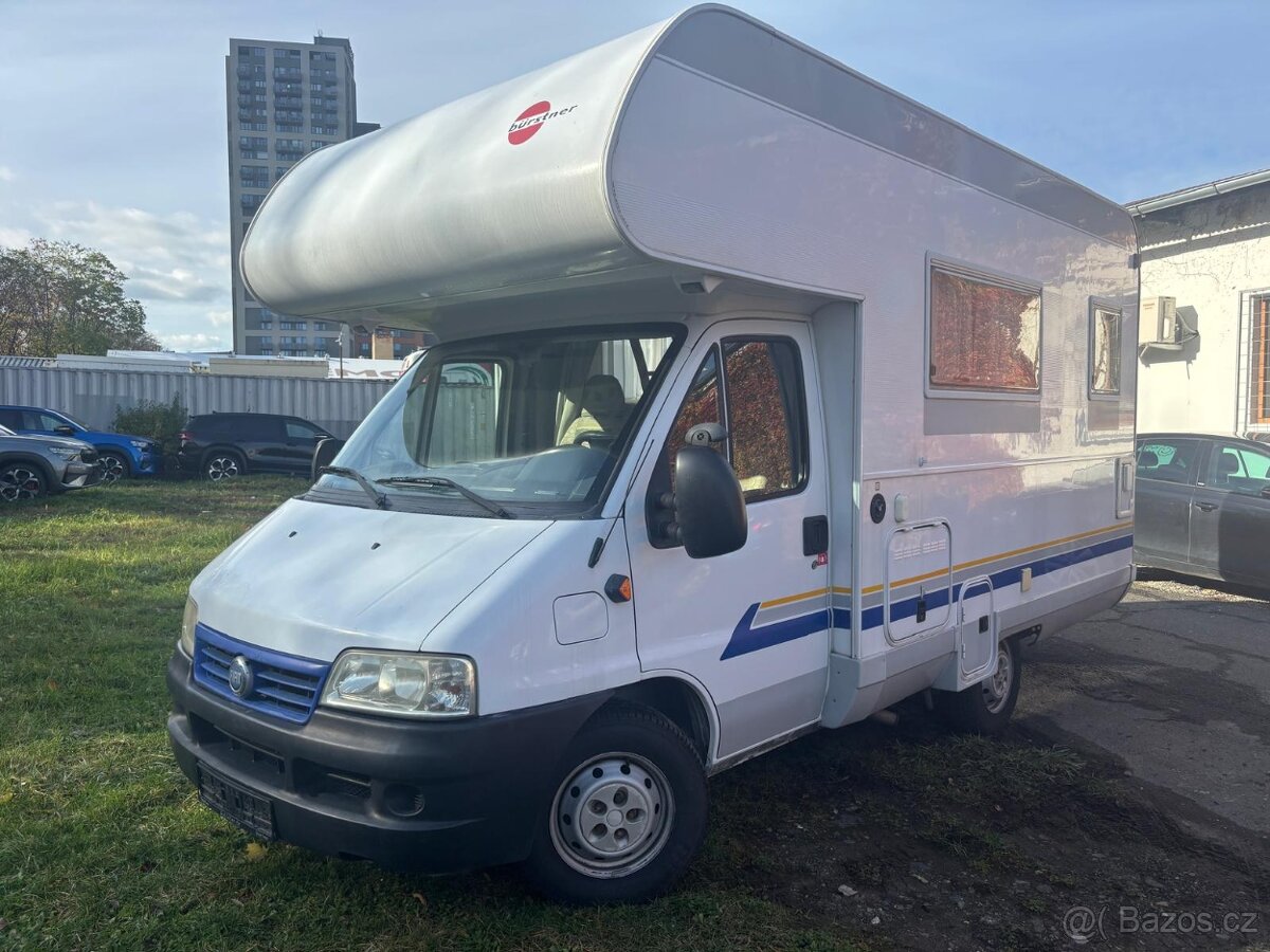 OBYTNÉ AUTO BURSTNER - ZIMNÍ VERZE AUTA , KRÁSNÝ STAV