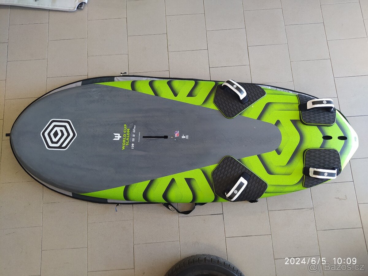 Prodám karbon windsurfingové prkno
