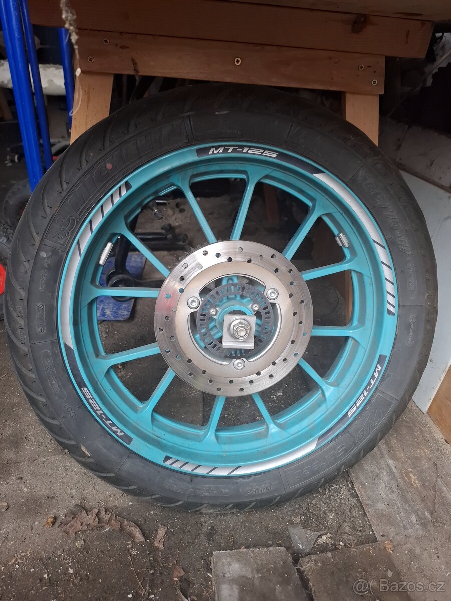 Zadní kolo na MT 125