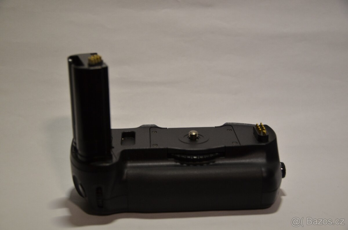 Nikon MB-D100 - Battery grip