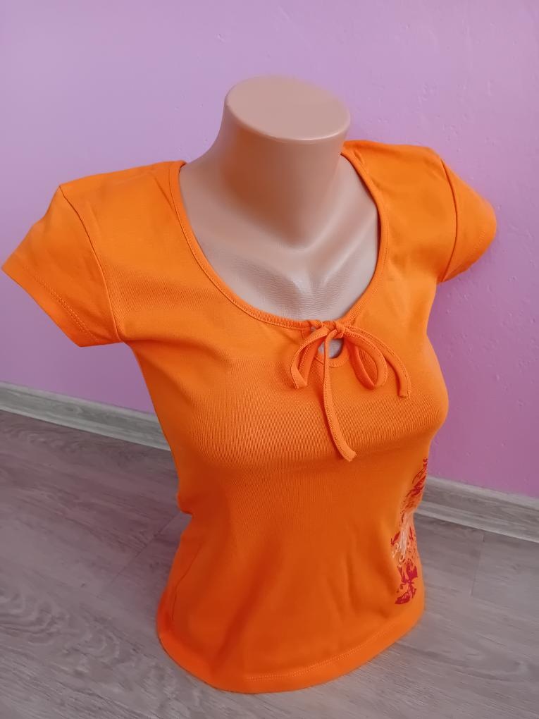 HEZKÉ TRIČKO S VÝSTŘIHEM - vel.S/M / zn.Brand