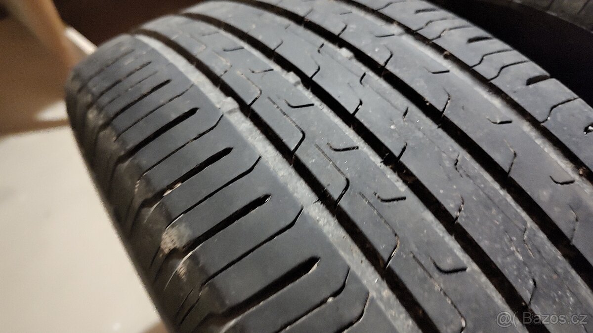 Letni pneu 225/60/17 Continental sada