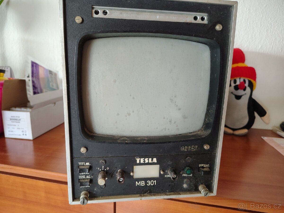 Televizní monitor Tesla MB301