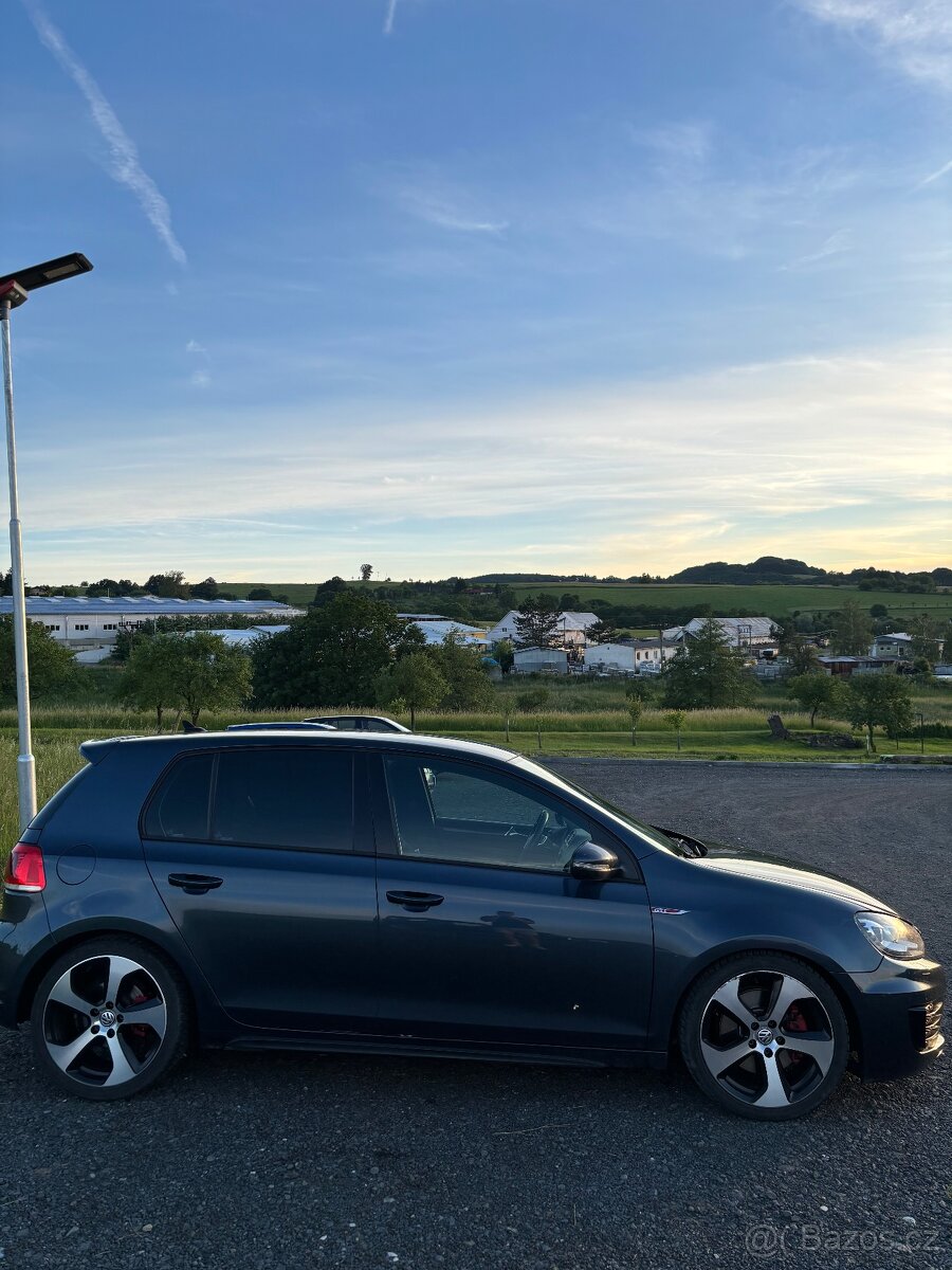 VW Golf 6 GTI 2011
