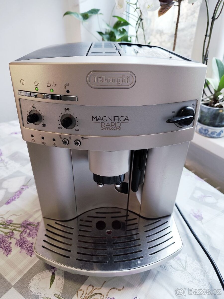 Kávovar Delonghi Magnifica Rapid Cappuccino