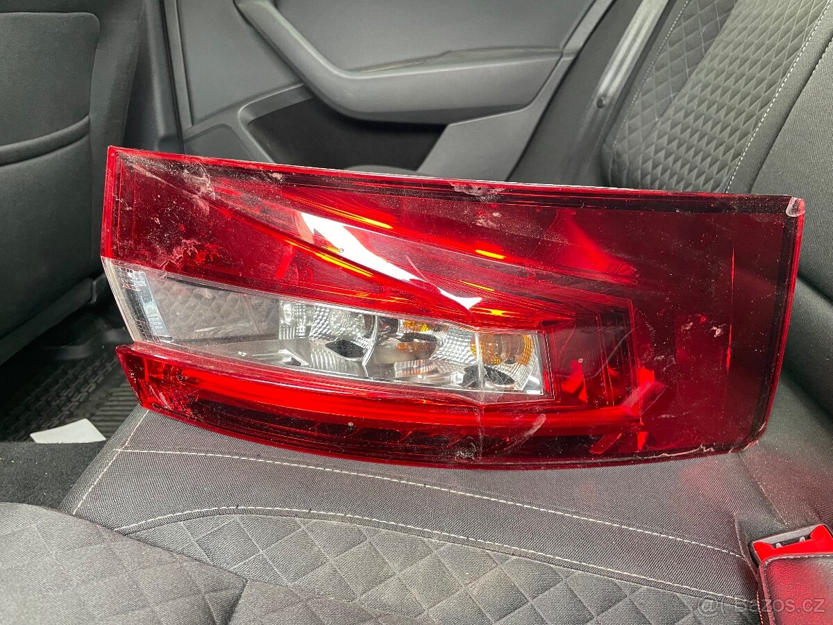 Zadní světlo Škoda Superb 3