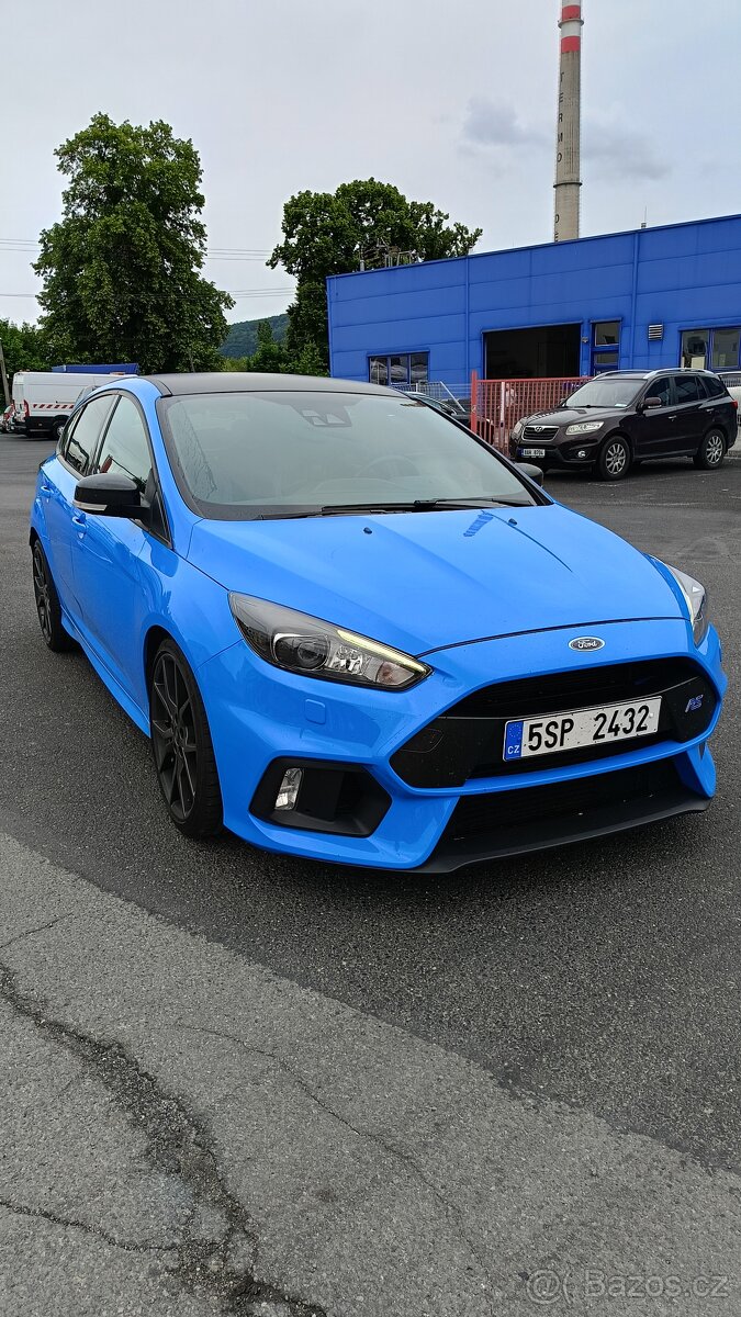 Ford Focus RS MK3 Blue and Black