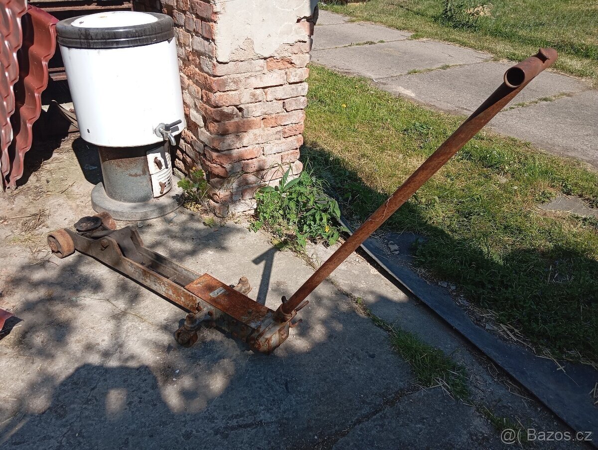 Hydraulický zvedák 3t