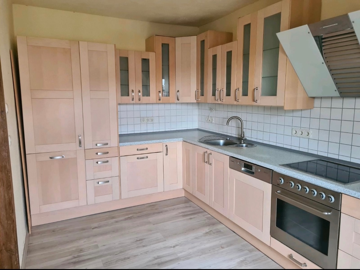 Prodám kuchyňskou linku IKEA Adel masiv
