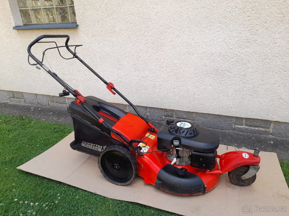 Benzínová sekačka Power Tec Garden 55 cm