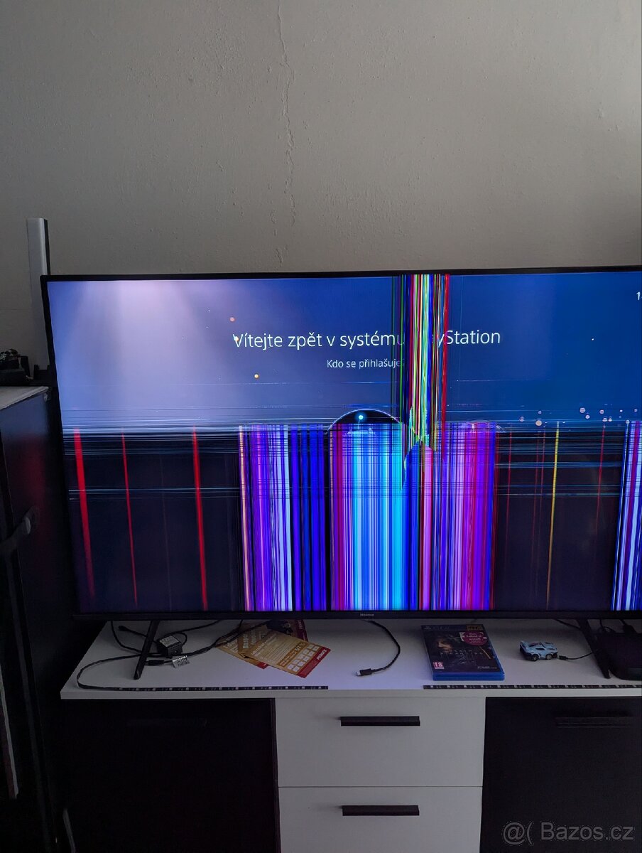 Tv 139 cm Hisense praskla