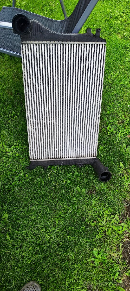 Prodám na ŠKODA-VW-SEAT-AUDI intercooler 1K0 145 803 H