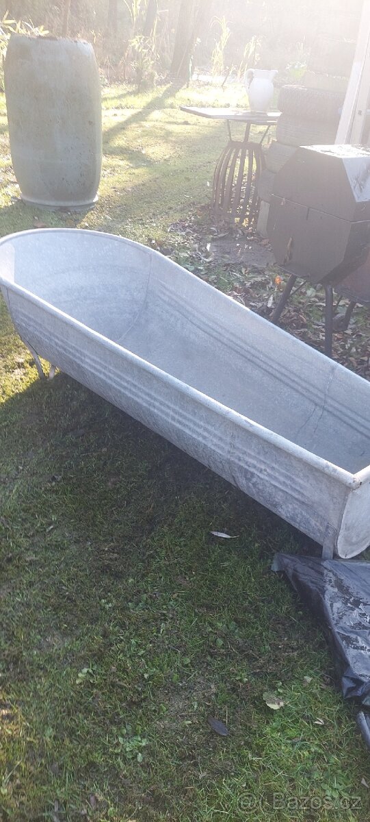 plechova vana a vozik na jytky