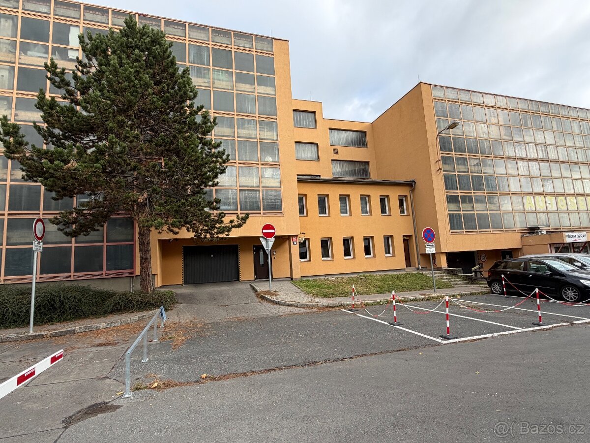 Prodám garážové stání na Proseku P 9 Lovosická Ivestice