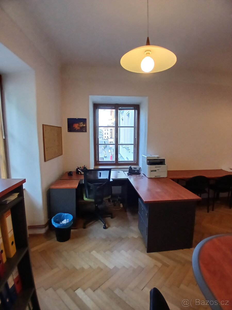 Pronájem 2 kanceláří v centru Č. Budějovic