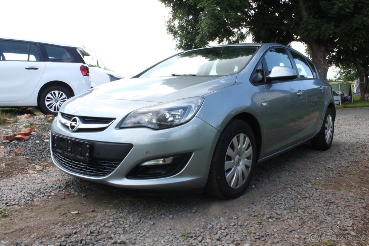 Opel Astra 1.4T 103kW, 2 x Majitel, Servisní kniha -