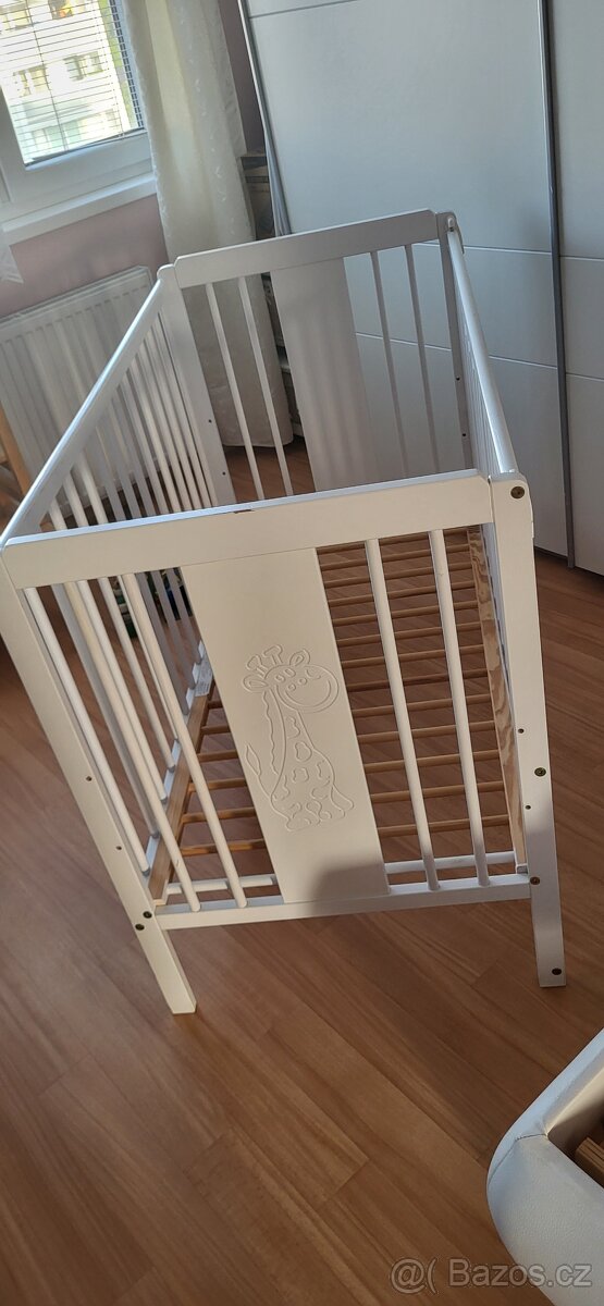 Dětská postýlka + matrace