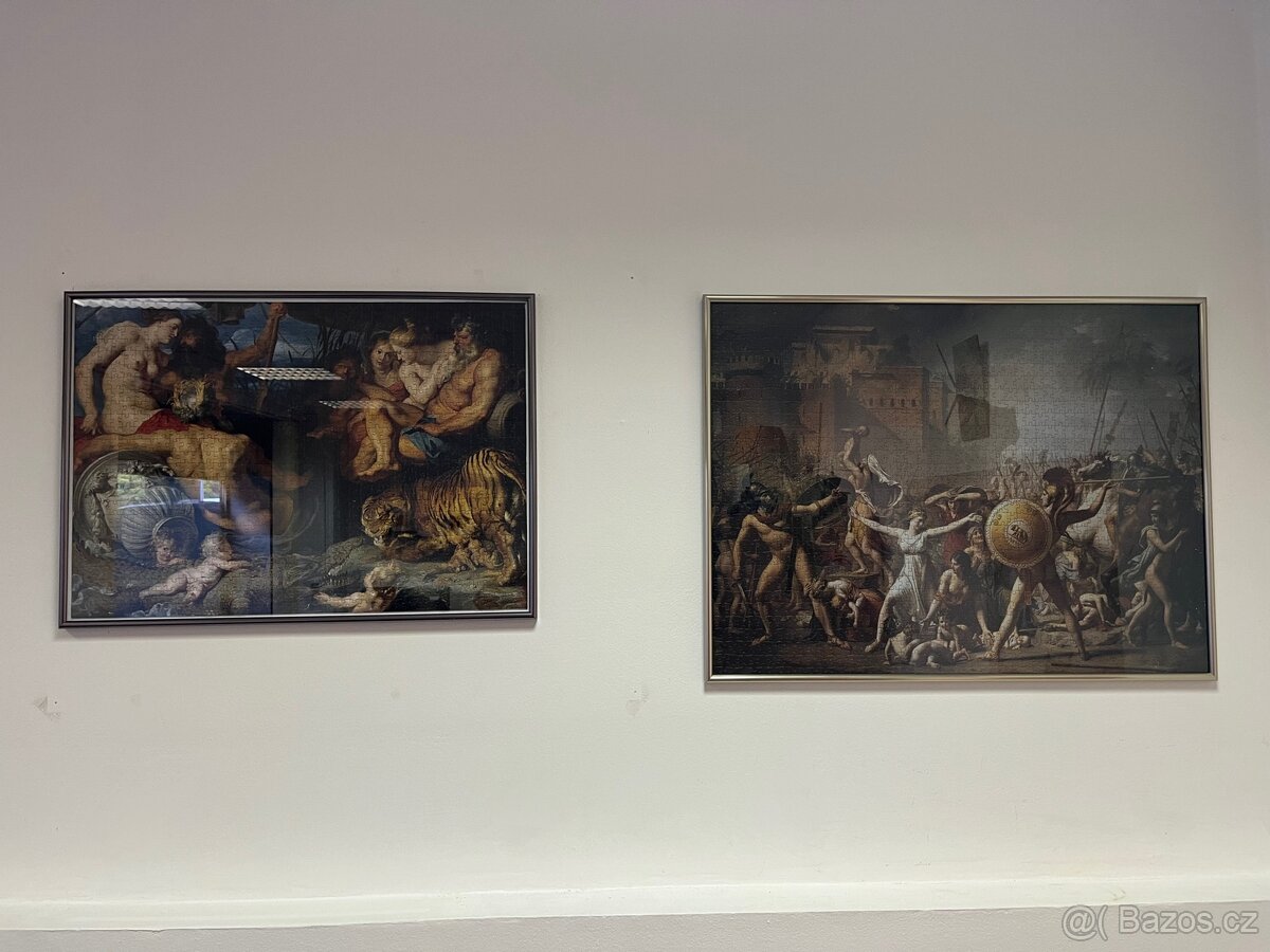 Složené puzzle zarámované a zasklené.