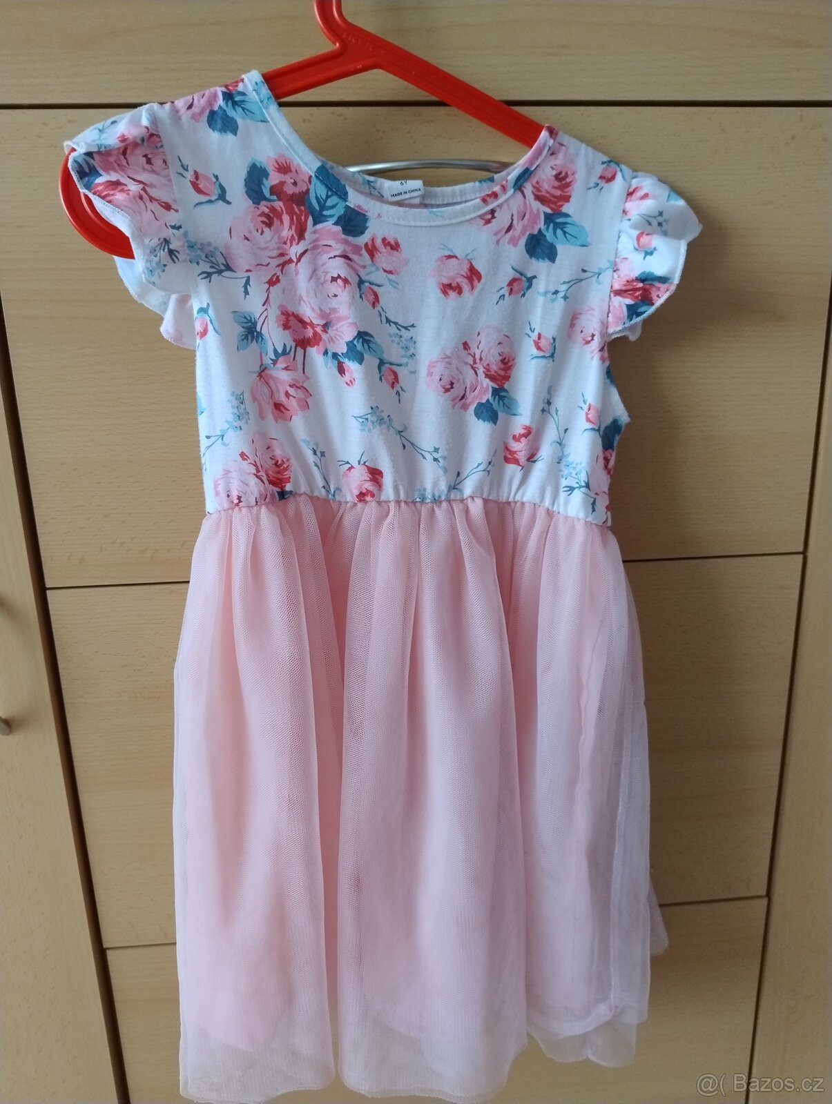 Dívčí šatičky s kabátkem