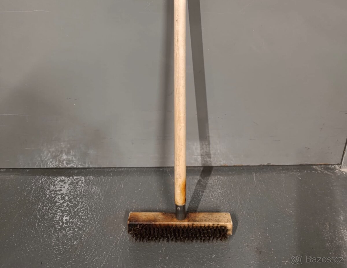 Kartáč na čištění pizza pece