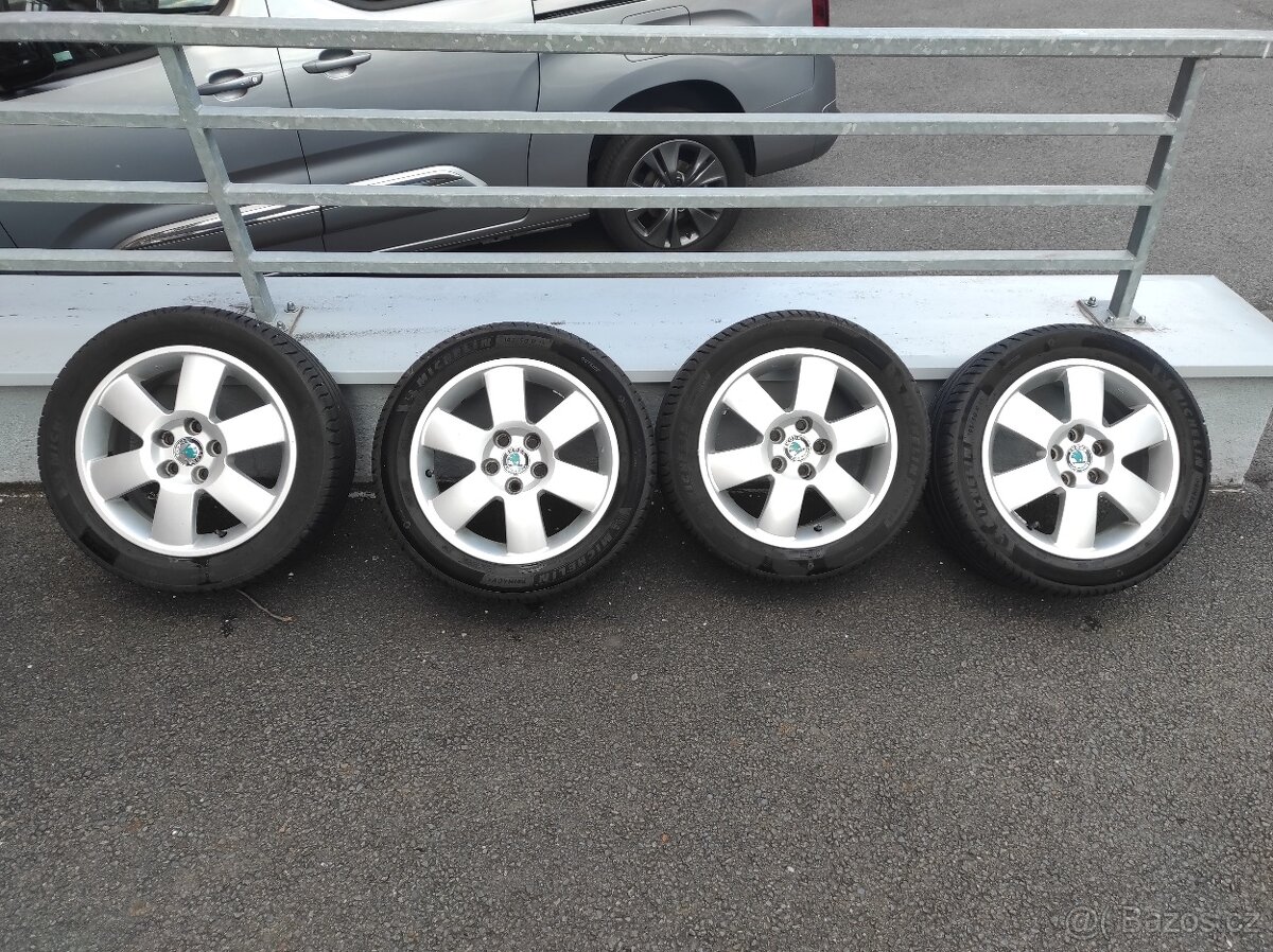 letní pneu 195/50 R15 82V na 15" alu discích Škoda Fabia I