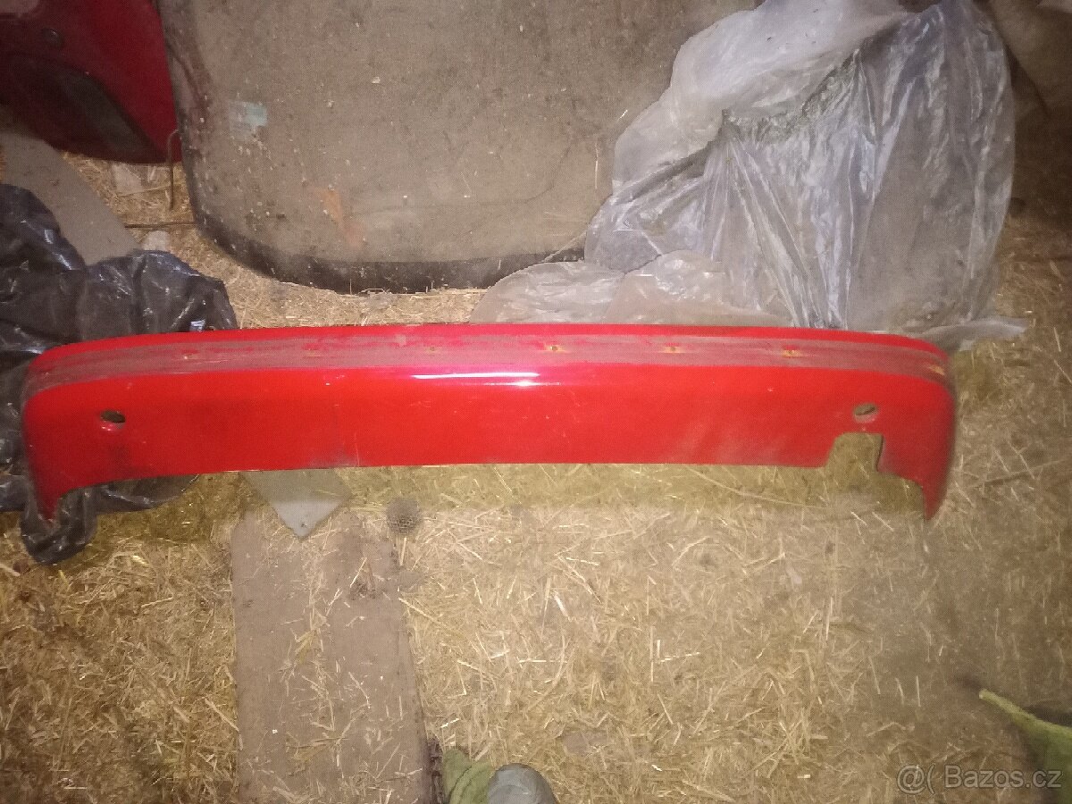 Porsche 924 zadní nárazník