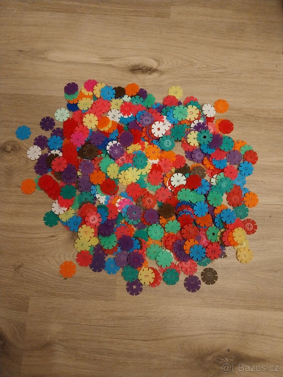 Dřevěná skládačka plastové vločky