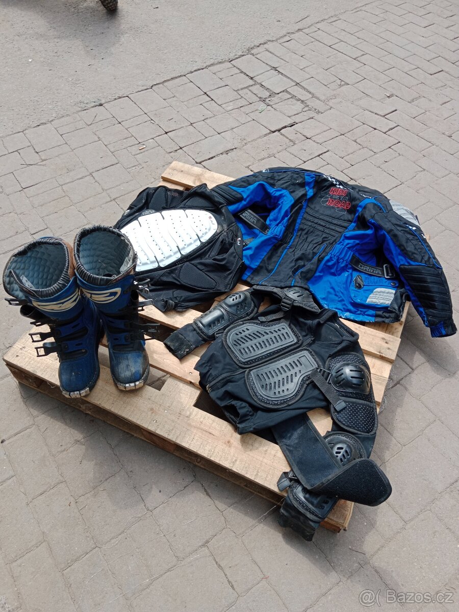 Dětské Boty a oblečení s chrániči na motorku