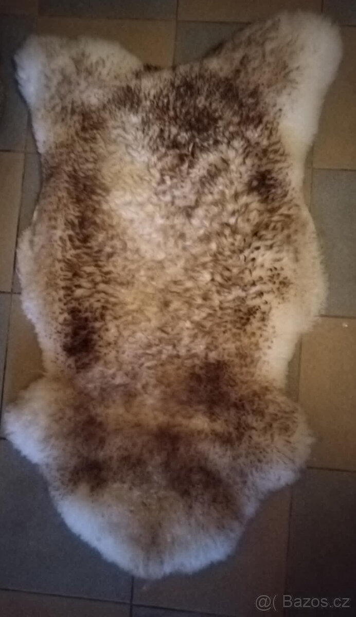 Pravá kožešina k dekoraci dlouhá cca110 cm