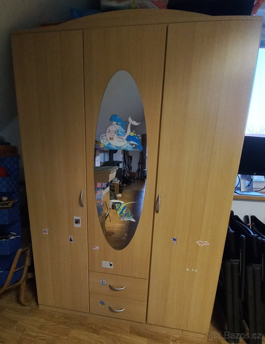 Šatní skříň
