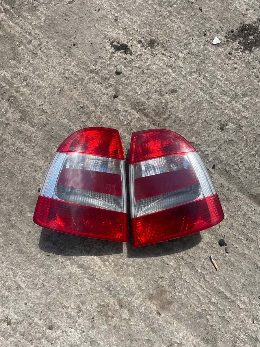 Škoda Superb 1 Zadní světla