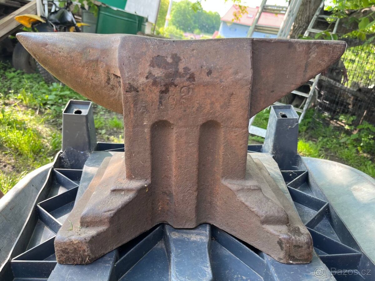 Prodám kovadlinu 80 kg a elektrickou výheň