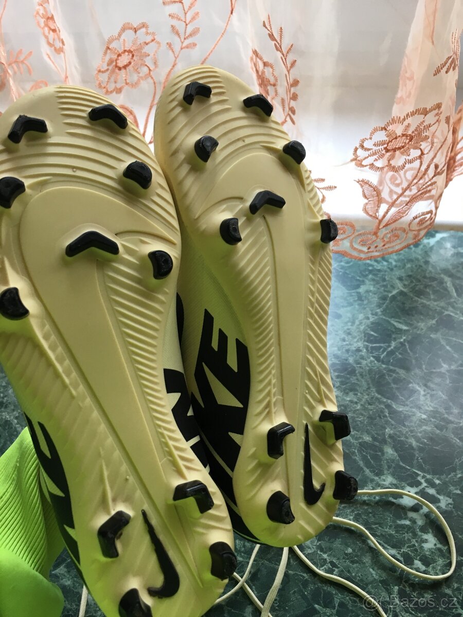 Kopačky Nike 38