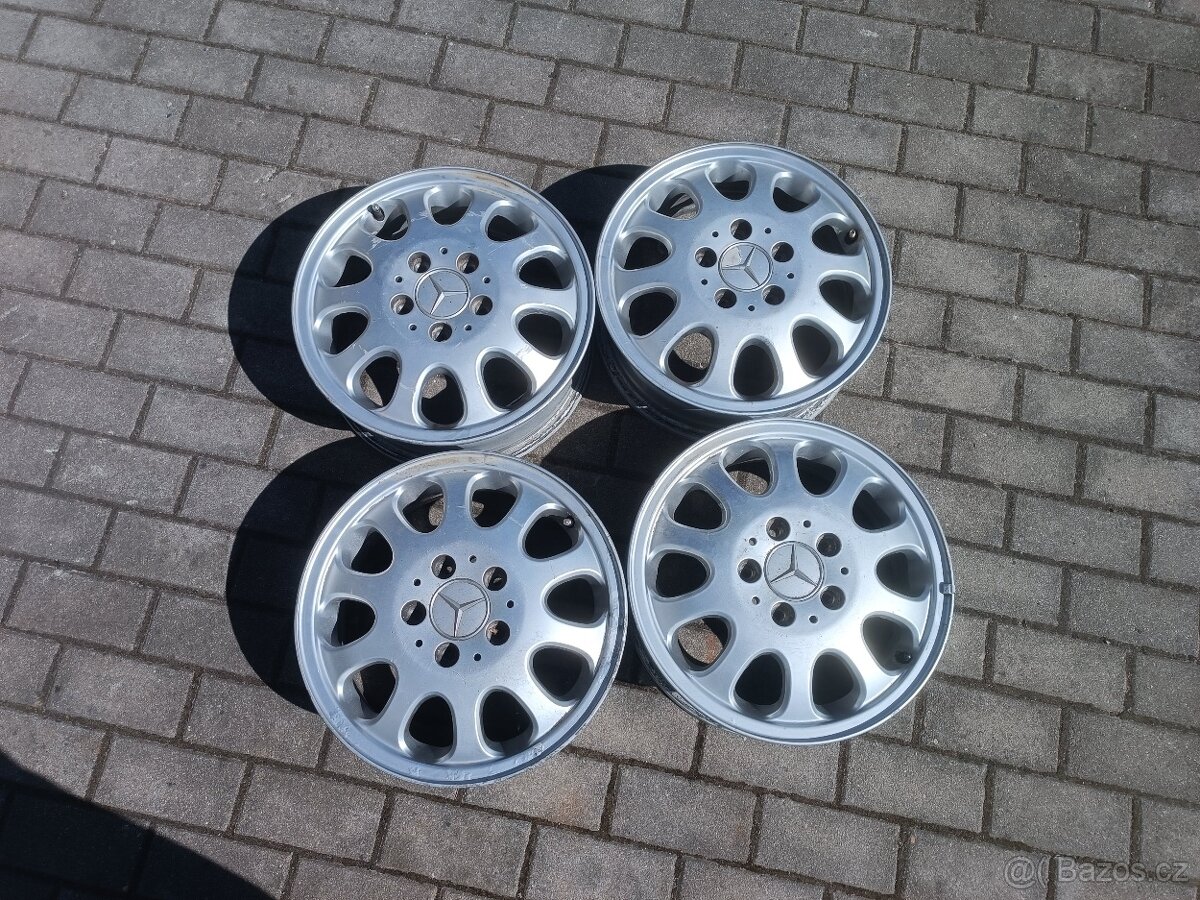 215. Originál ALU kola Mercedes A